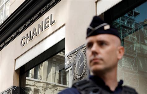 paris chanel robbery|Chanel jewellery Paris.